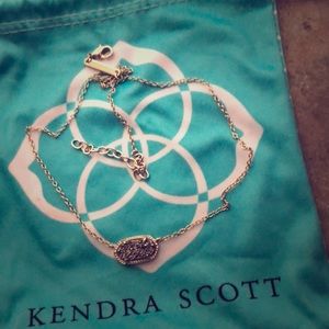 Kendra Scott pendant necklace